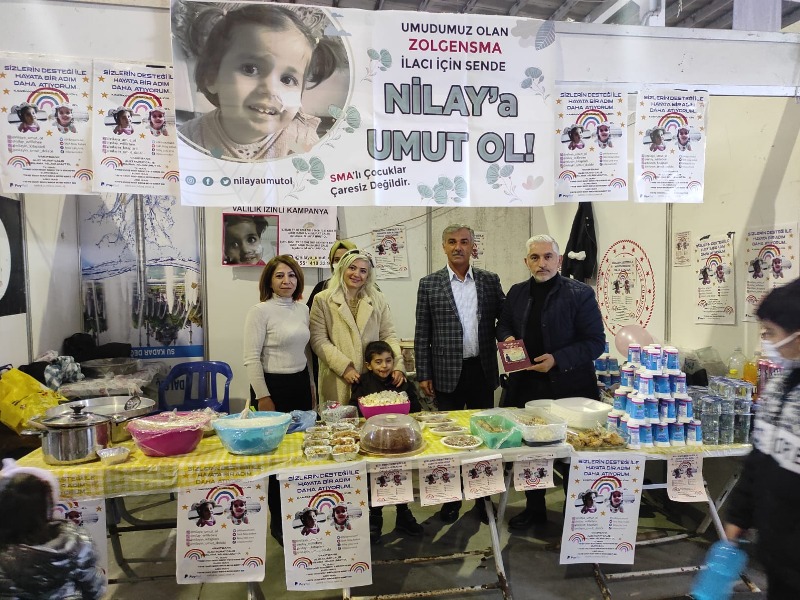 Yazar Fahrettin Çelik, SMA Hastası için imza günü yaptı