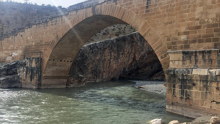 Cendere Kanyonunda Buz Sarkıtları Oluştu