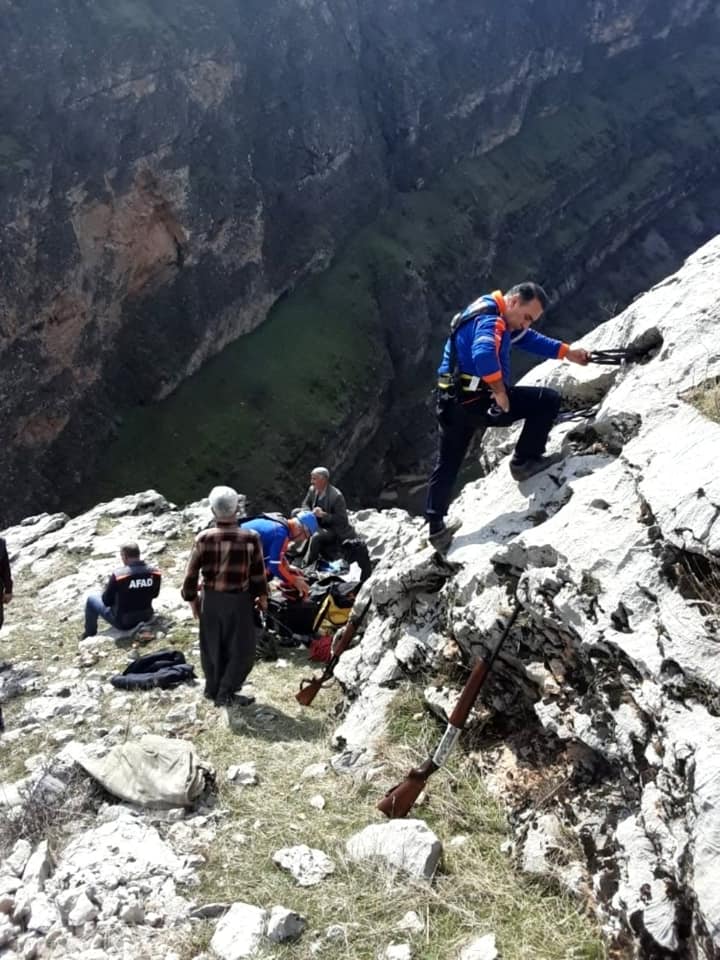 Mahsur kalan Keçiyi AFAD Kurtardı