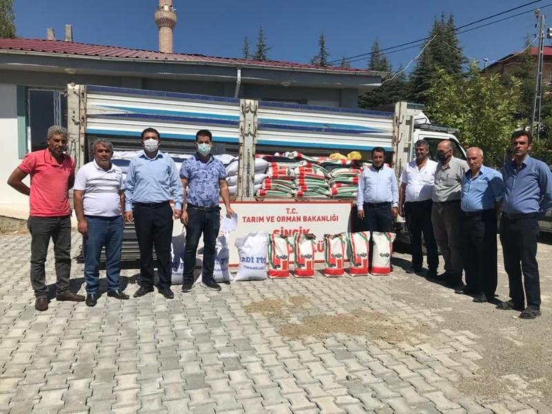 Sincik'te çiftçilere tohum dağıtıldı