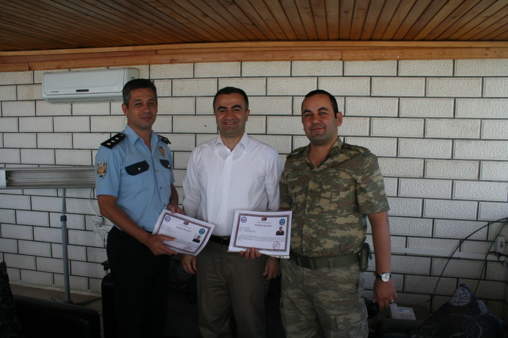 Kaymakam'dan Jandarma ve Polise 'Takdir' Belgesi